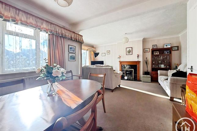 28, Woodside Gardens, Sittingbourne photo 4