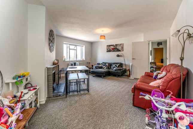 31A, Ashfield Parade, London photo 2