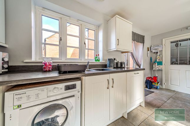 63, Poppyfields Way, Brackley photo 5