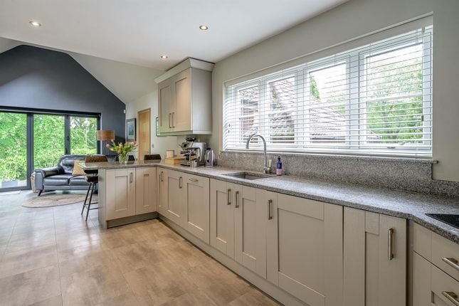 18, The Woodlands, Stourbridge photo 4
