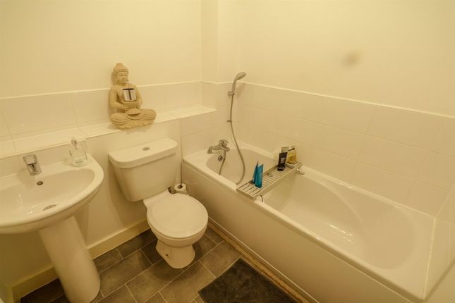 108, Priory Chase, Pontefract photo 4