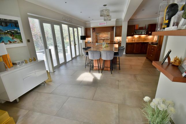 11, Aldridge Road, Ferndown photo 4