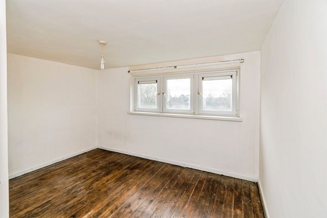 27, Summit Way, Southampton photo 2