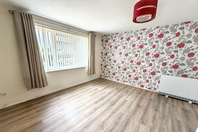 Flat 45 Pound Close, Chippenham photo 4