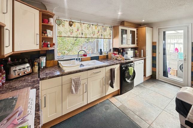 23, Fewcott Road, Bicester photo 3