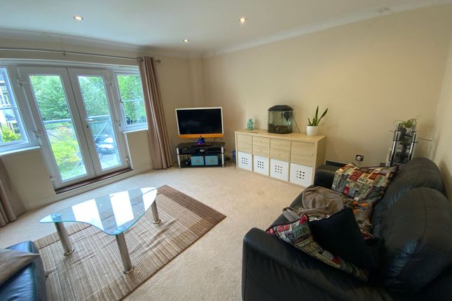 Room 4 2,, Coopers Rise, High Wycombe photo 2