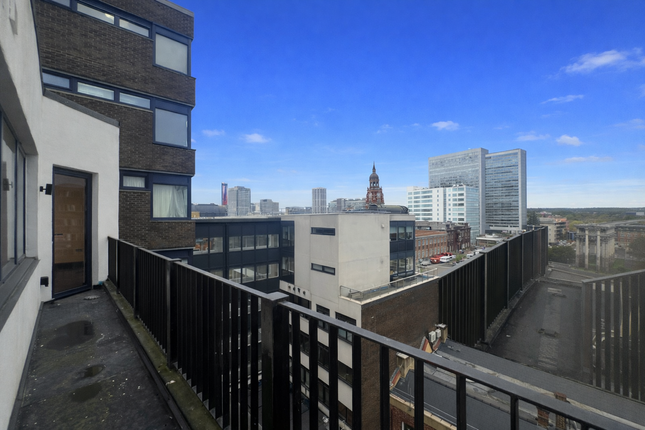 17, Croydon photo 5