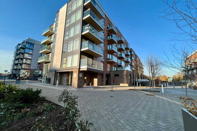 Thumbnail Flat for sale in Kitson House, East Station Road, Fletton Quays, Peterborough