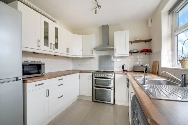 Flat to rent in Prospect Road, Barnet