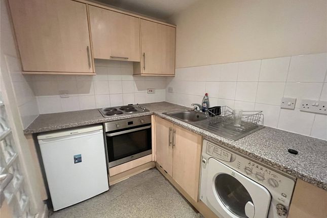 Flat 4, Mayfair House, 59, Regent Street, Devon photo 3