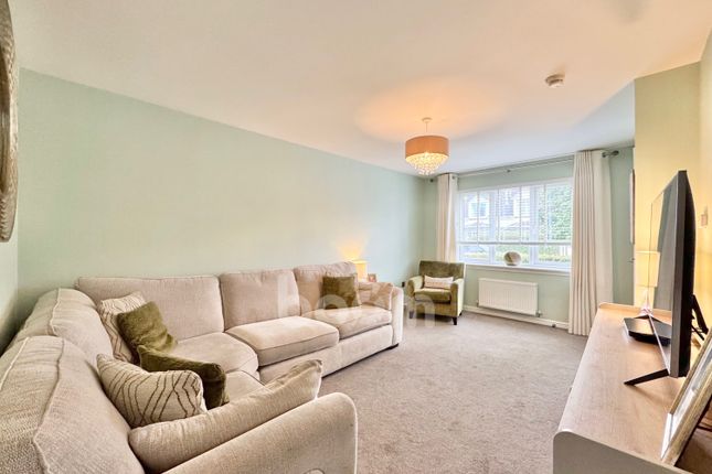 9, St. Cuthberts Crescent Hallhill Road, Johnstone photo 4