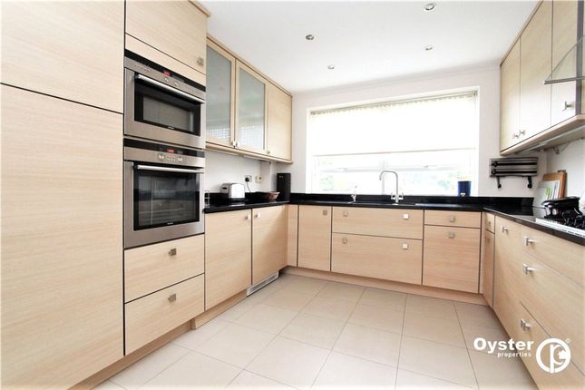 Flat for sale in Gleneagles, Stanmore