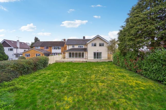 Detached house to rent in Cherry Tree Road, Beaconsfield