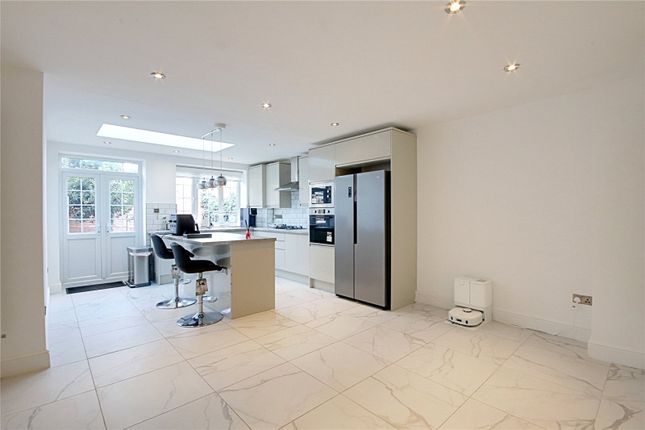11A, Broadoak Avenue, Enfield photo 2