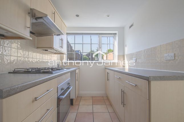 6 Barham Road, Dartford photo 5