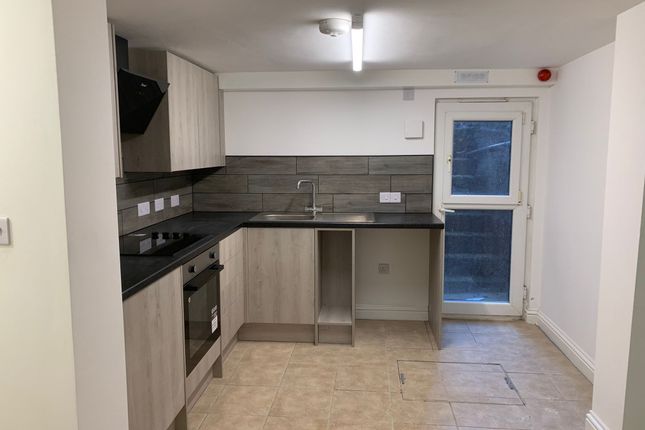 Basement Flat 39 Beaconsfield Avenue, Dover photo 2