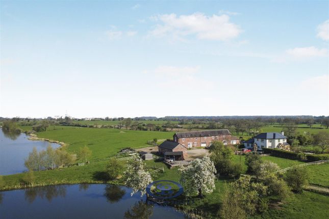 1 Sparrow Grove Barns, Dragons Lane, Sandbach photo 2
