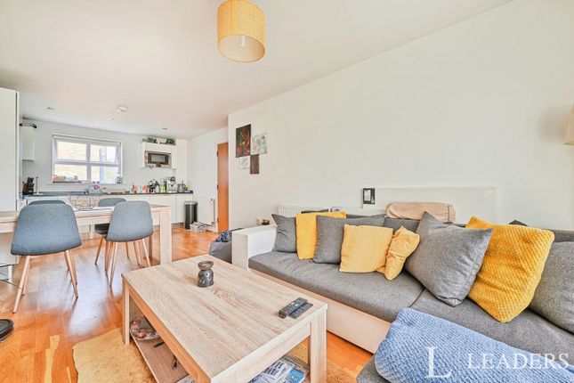 9, St Augustines Court, Bishop`s Stortford photo 4