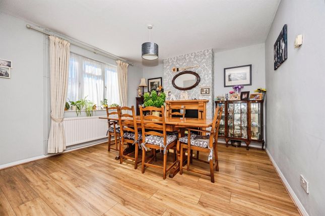 19, Lower Adeyfield Road, Hemel Hempstead photo 3