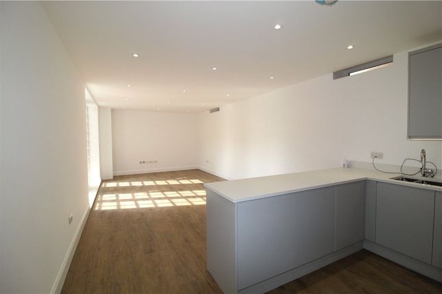 Flat to rent in South Park Hill Road, South Croydon