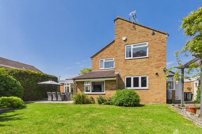 6, Thurstans, Harlow photo 2
