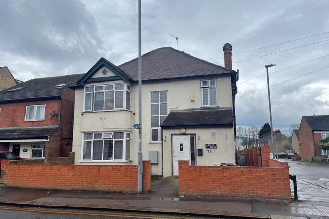 Thumbnail Property for sale in Biscot Road, Luton