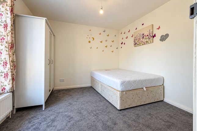 70, Grenfell Avenue, High Wycombe photo 4