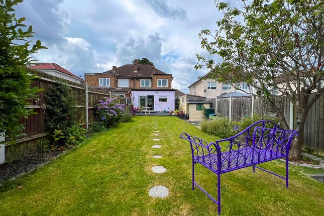 Berkeley Drive, West Molesey photo 2