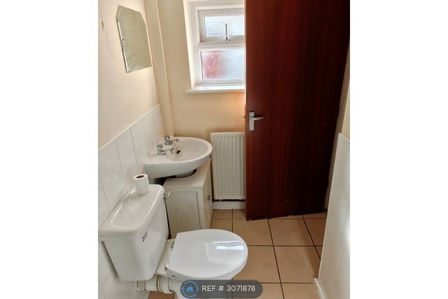 Flat, Abergele Road, Colwyn Bay photo 5
