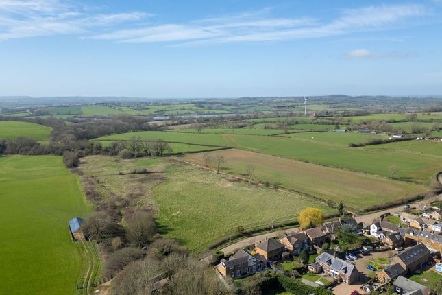 45 The Twistle, Daventry photo 2