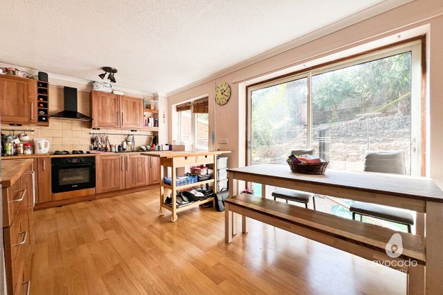 40, Starlings Drive, Reading photo 2