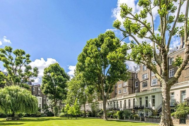 Flat to rent in Europa House, Randolph Avenue, Maida Vale, London