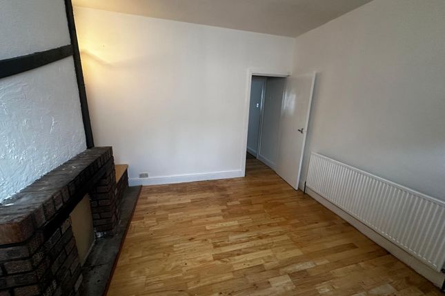 23, St. Peters Road, Luton photo 3