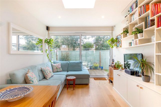 Thumbnail Flat for sale in Framfield Road, Mitcham