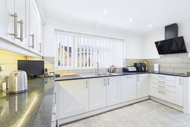 5, Wisteria Road, Peterborough photo 2