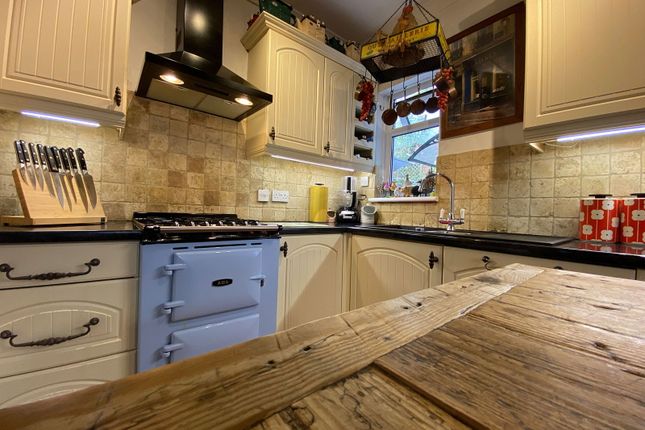 44, Milner Road, Caterham photo 4