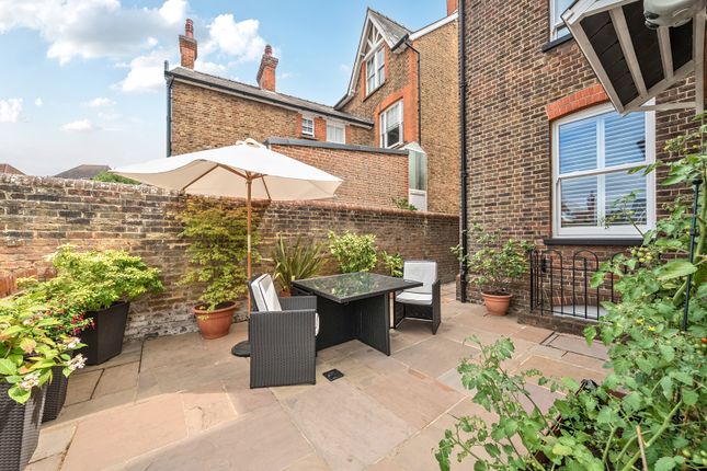 Flat 2, Abinger House, 8, Dene Road, Guildford photo 4