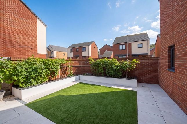 Woodside Avenue, Weston-Super-Mare photo 4