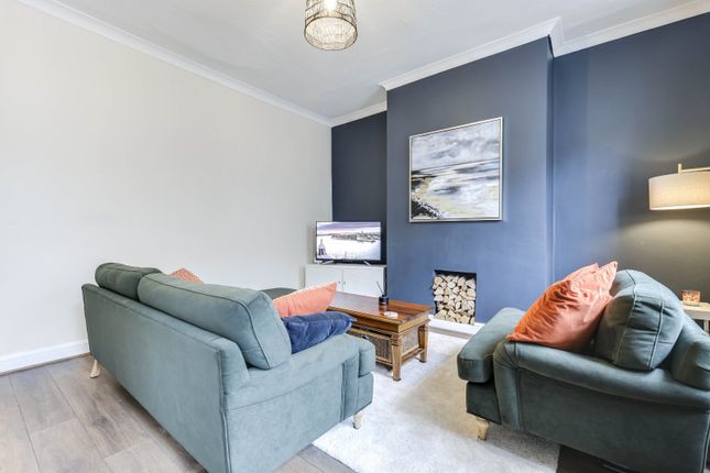 21, Eggleston Street, Rodley, West Yorkshire photo 3