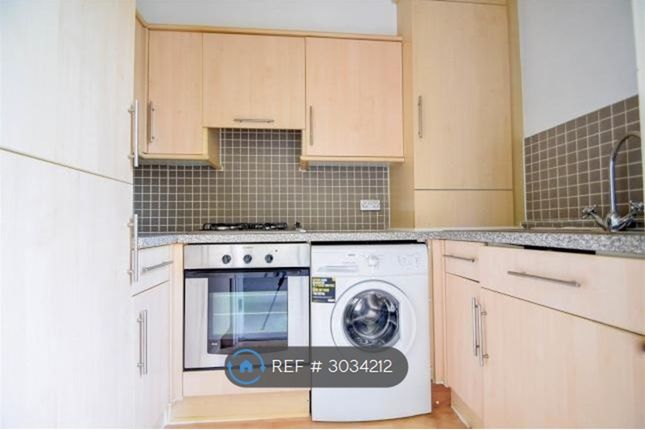 Flat   Evering Road, London photo 4