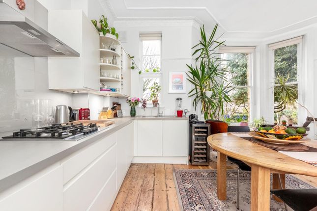 Flat for sale in Grove Park, Camberwell, London
