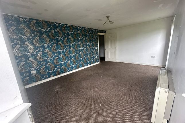 46, Medway Court, Merseyside photo 4