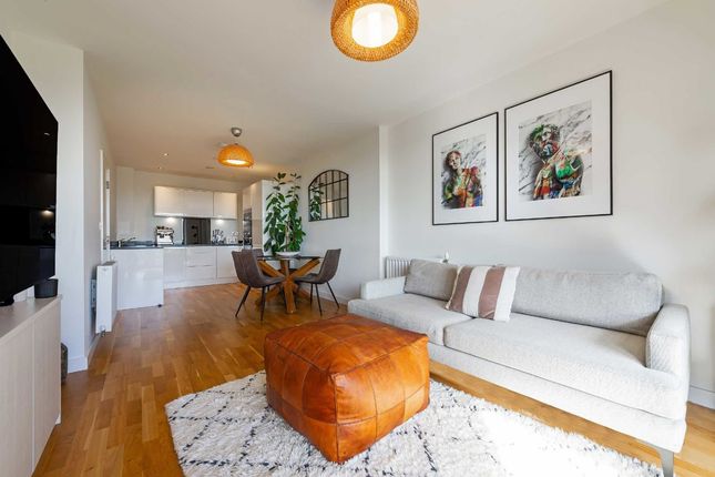 Thumbnail Flat for sale in Hampden Road, London