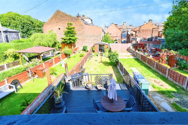8, Moss Place, Greater Manchester photo 2