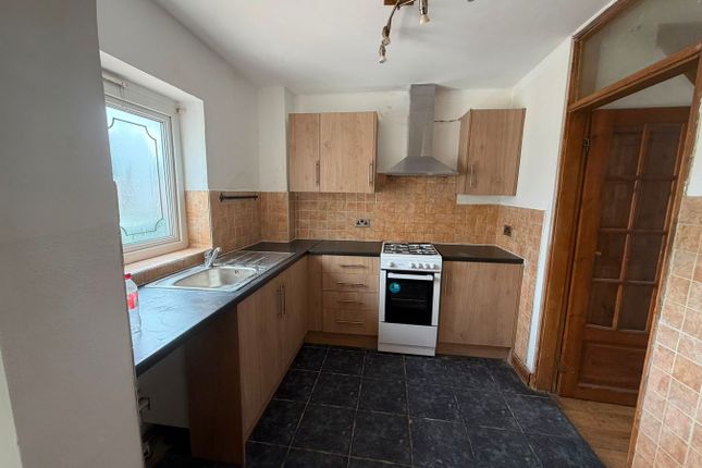 10, Stonehouse Crescent, Wednesbury photo 3