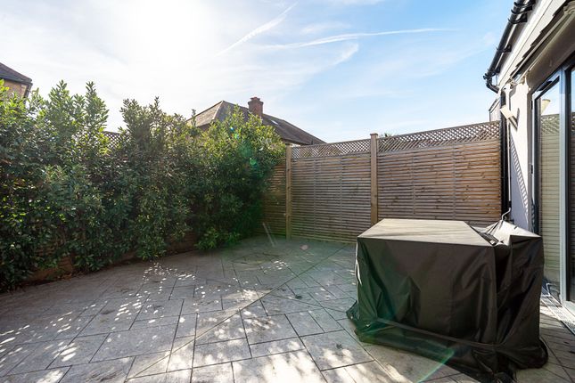 19A, Chalfont Way, Ealing photo 4