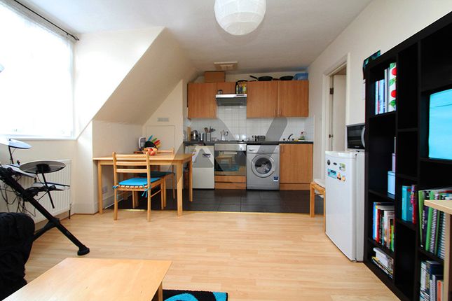Flat to rent in Seven Sisters Road, Finsbury Park