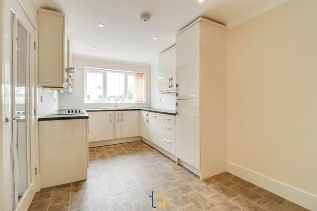 12, Clarence Road, Hinckley photo 5