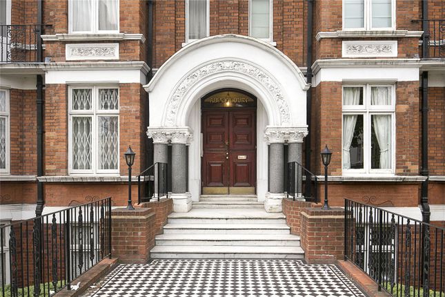 Flat to rent in Abbey Court, Abbey Road