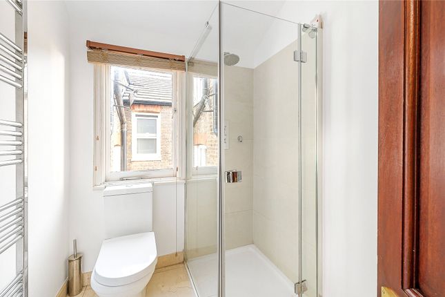 Flat for sale in New Kings Road, London